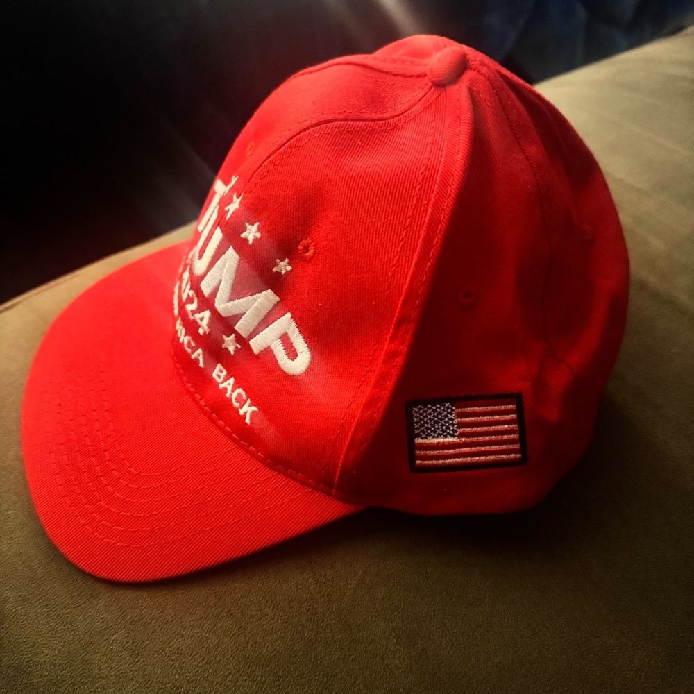 Trump 2024 hat NWT.